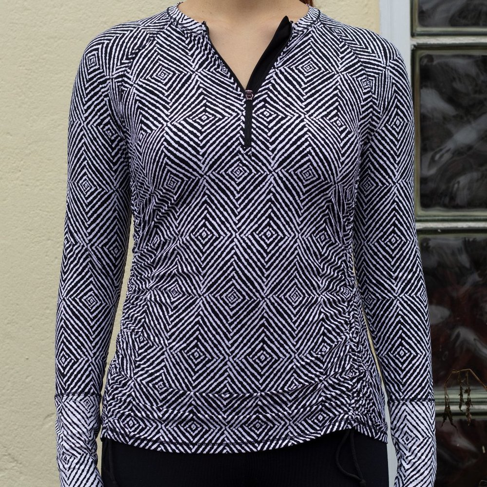CALIA Black and White Pattern Rashguard Size S